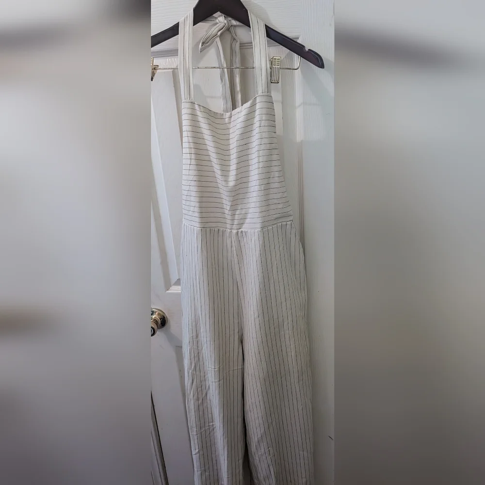 Lulu's Women's Beige Pinstripe Halter Jumpsuit (Nwt!) - Picture 4 of 5